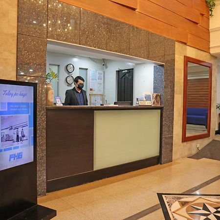 เฟอร์ซัล โฮเต็ล มะละกา เกวซอน ซิตี้ Hotel เกซอนซิตี้ ภายนอก รูปภาพ