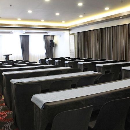 เฟอร์ซัล โฮเต็ล มะละกา เกวซอน ซิตี้ Hotel เกซอนซิตี้ ภายนอก รูปภาพ
