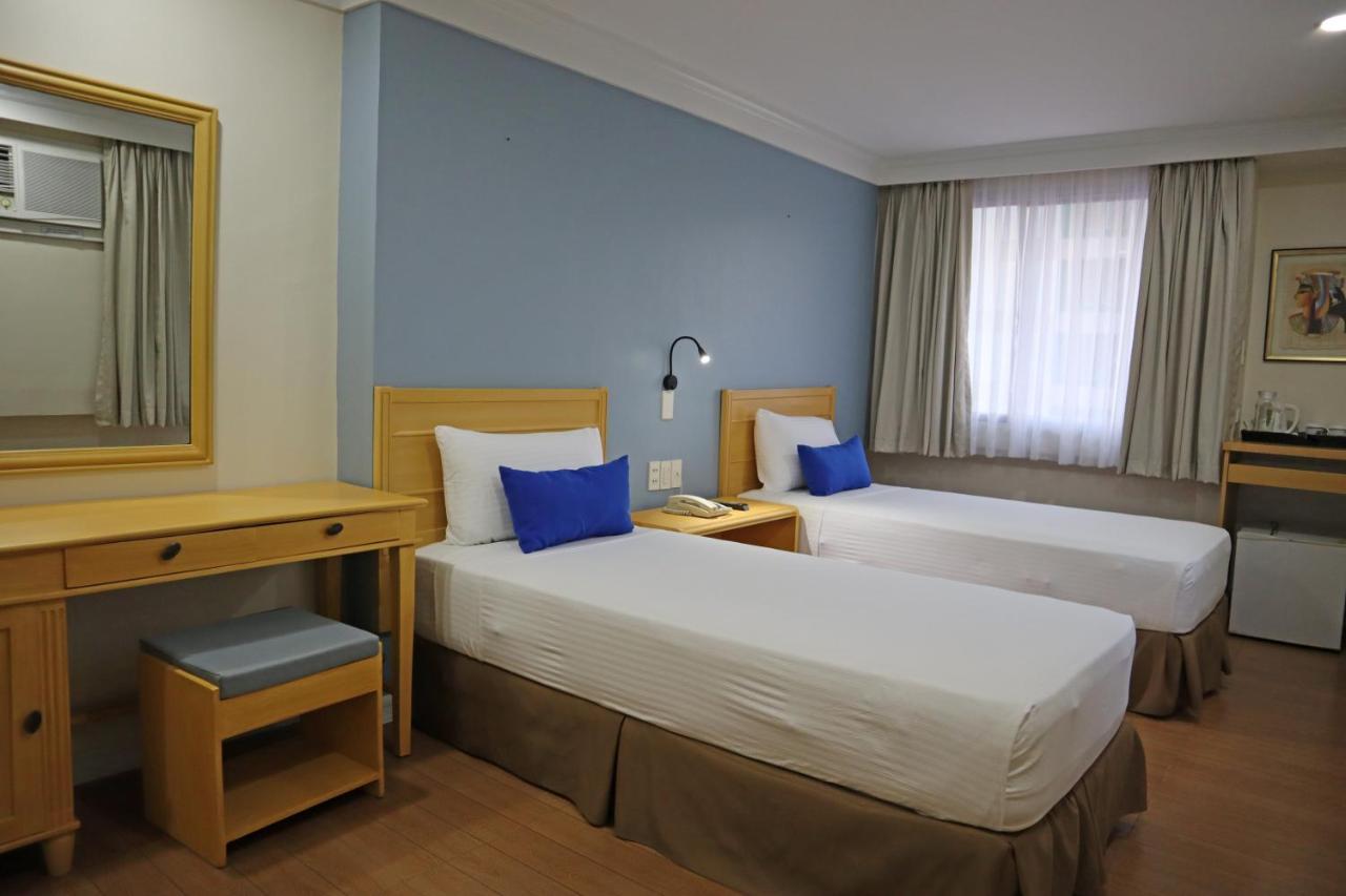 เฟอร์ซัล โฮเต็ล มะละกา เกวซอน ซิตี้ Hotel เกซอนซิตี้ ภายนอก รูปภาพ