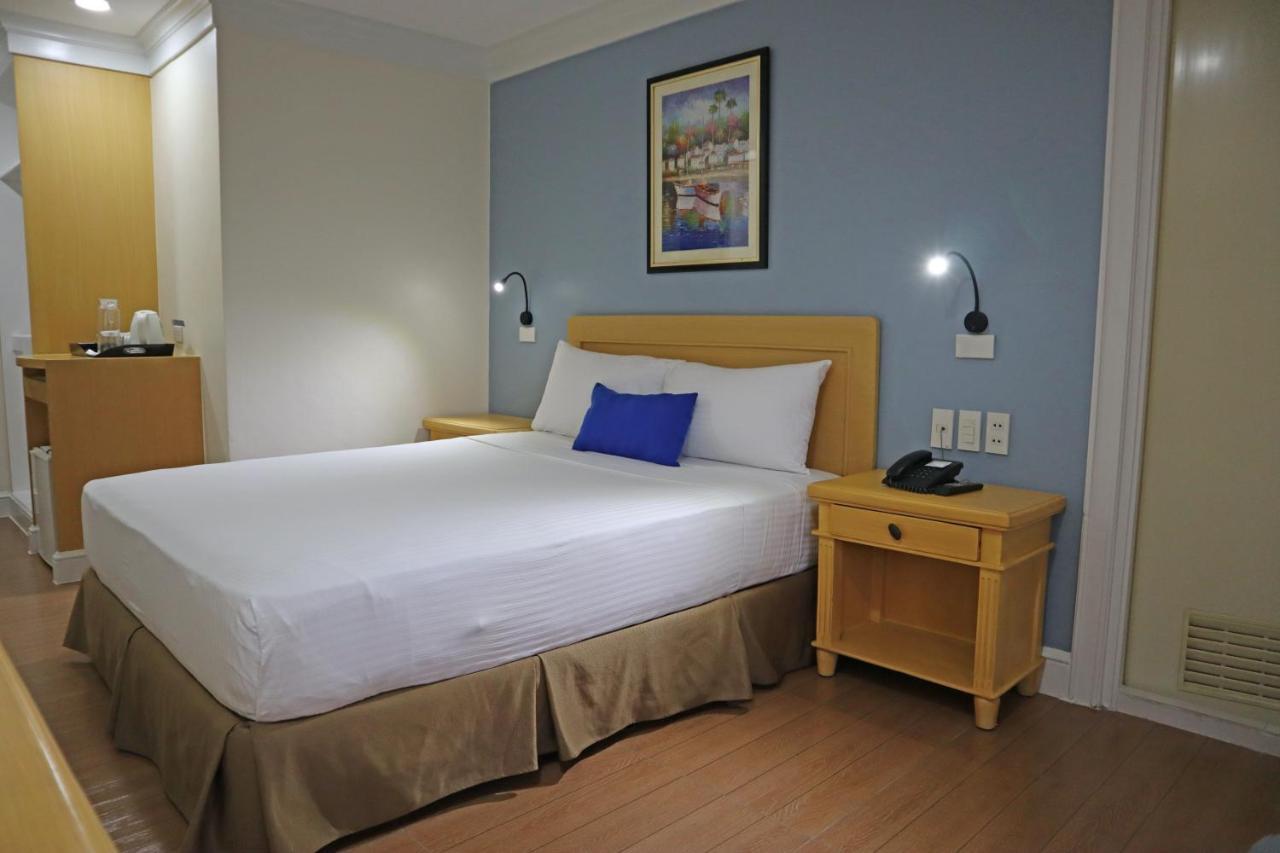 เฟอร์ซัล โฮเต็ล มะละกา เกวซอน ซิตี้ Hotel เกซอนซิตี้ ภายนอก รูปภาพ