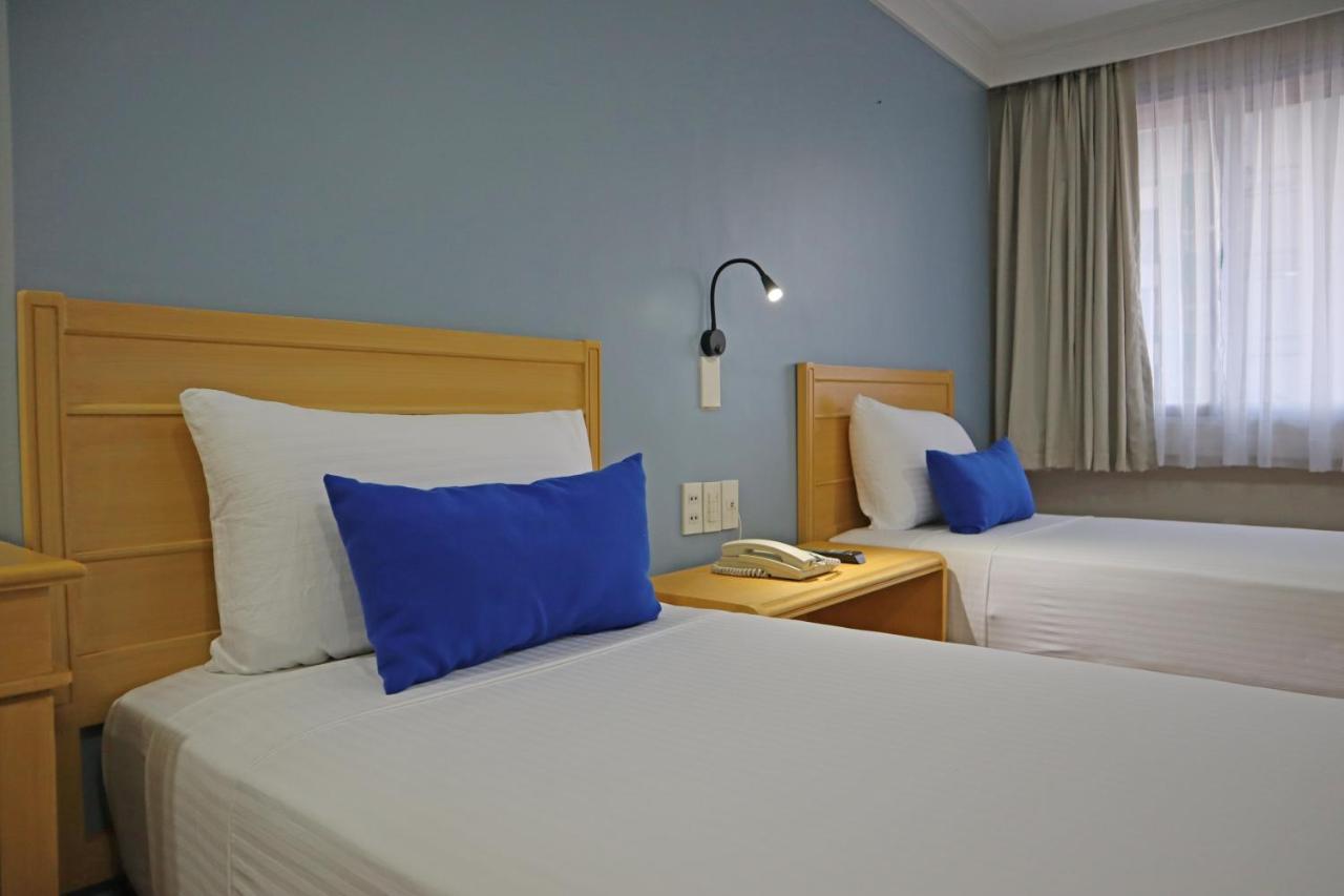 เฟอร์ซัล โฮเต็ล มะละกา เกวซอน ซิตี้ Hotel เกซอนซิตี้ ภายนอก รูปภาพ