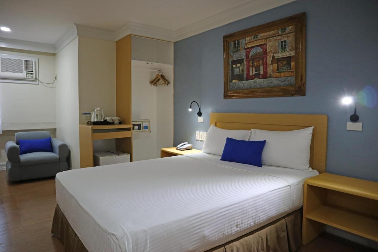 เฟอร์ซัล โฮเต็ล มะละกา เกวซอน ซิตี้ Hotel เกซอนซิตี้ ภายนอก รูปภาพ
