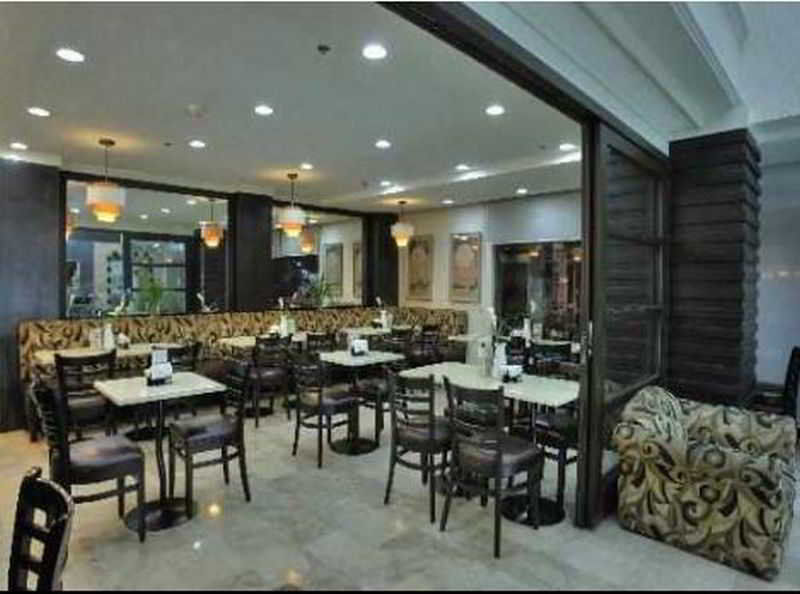 เฟอร์ซัล โฮเต็ล มะละกา เกวซอน ซิตี้ Hotel เกซอนซิตี้ ภายนอก รูปภาพ